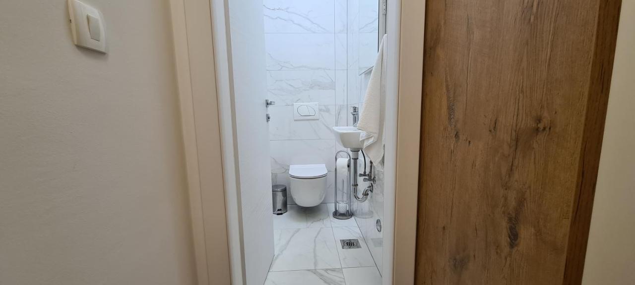 Apartman Marcelina 1 With Private Pool Трогир Экстерьер фото