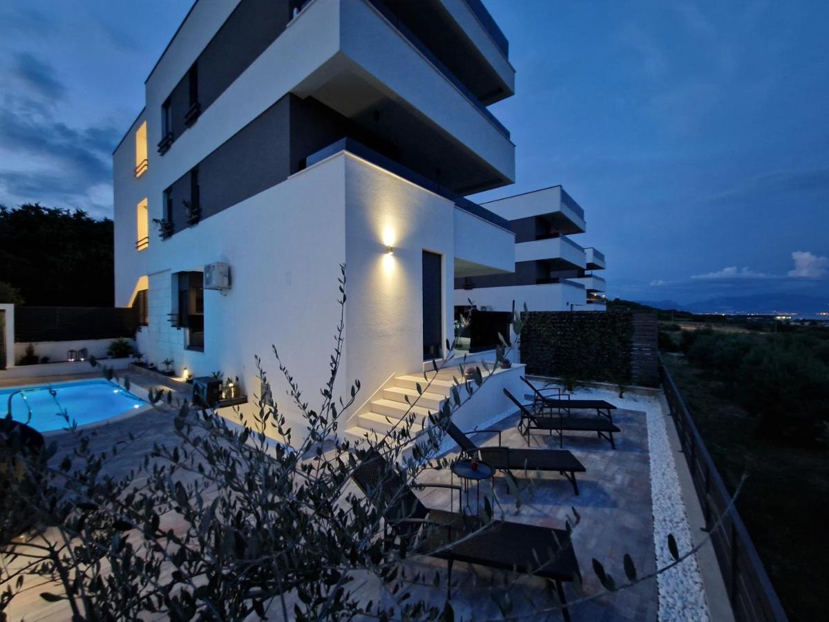 Apartman Marcelina 1 With Private Pool Трогир Экстерьер фото