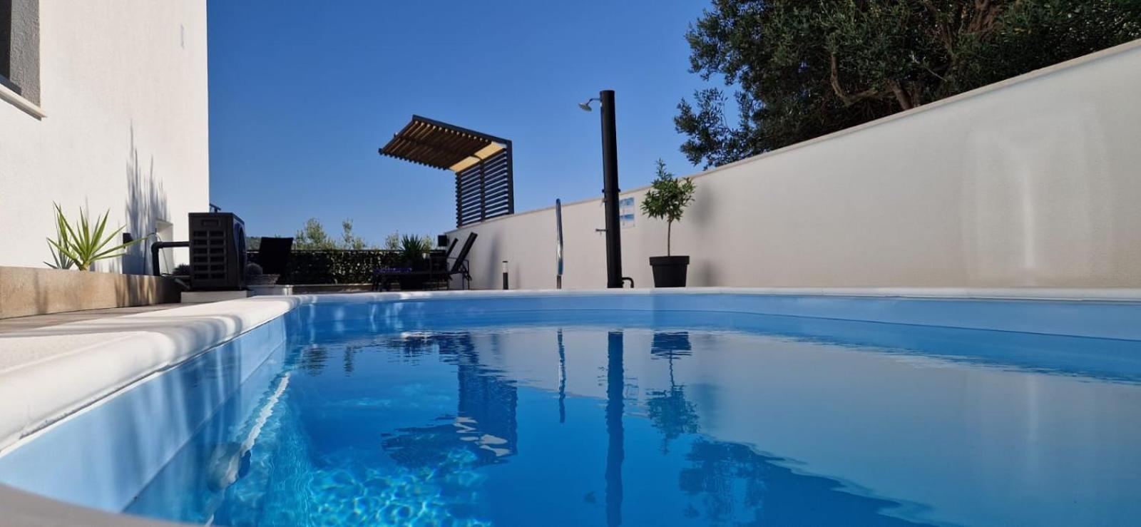 Apartman Marcelina 1 With Private Pool Трогир Экстерьер фото